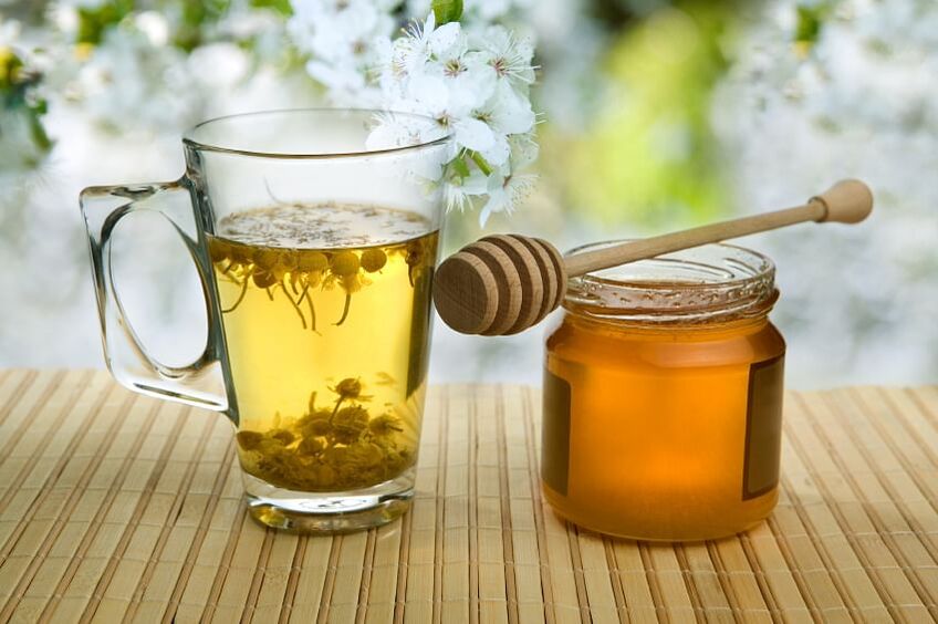 herbal tea with honey for pests